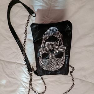 Crossbody blinged skull purse